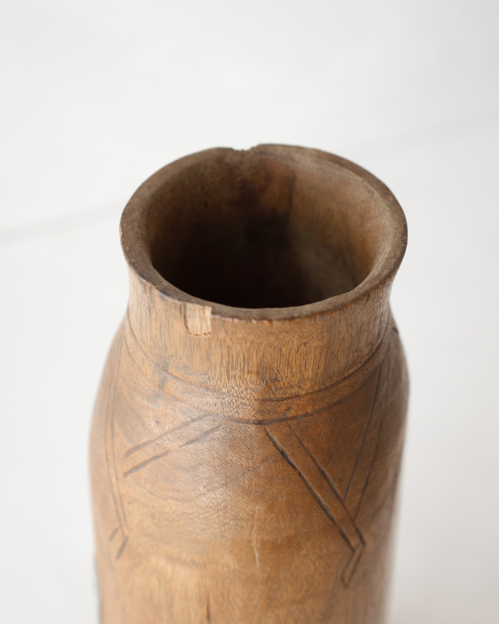 Tutsi Wood Vessel 01