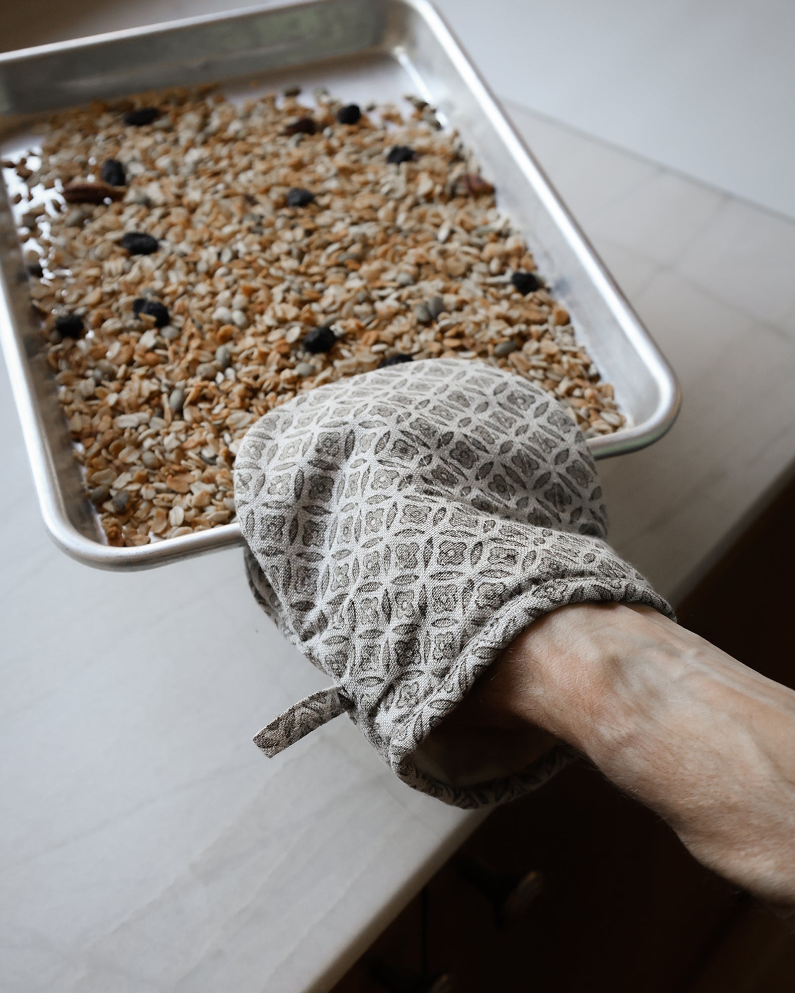 Trellis Oven Mitt